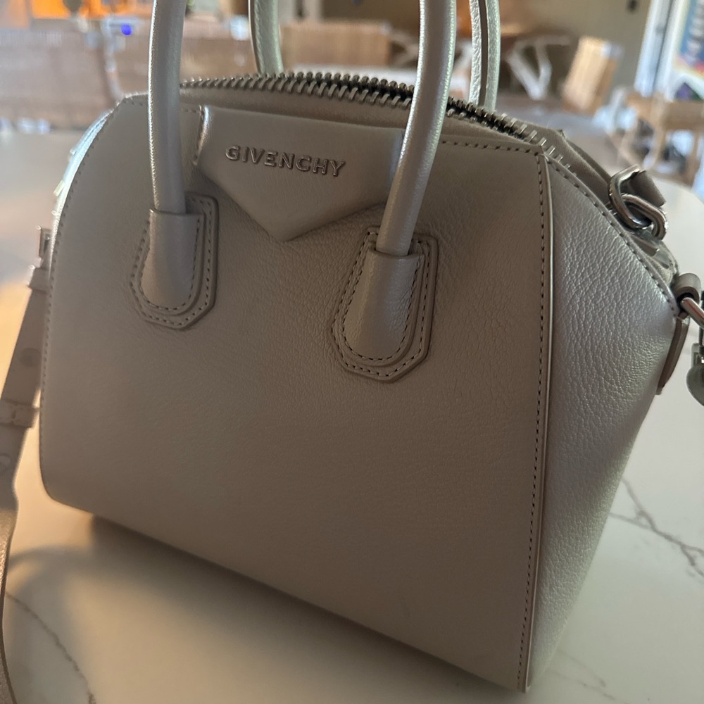 Givenchy Antigona Mini Bag - Picture 7 of 7